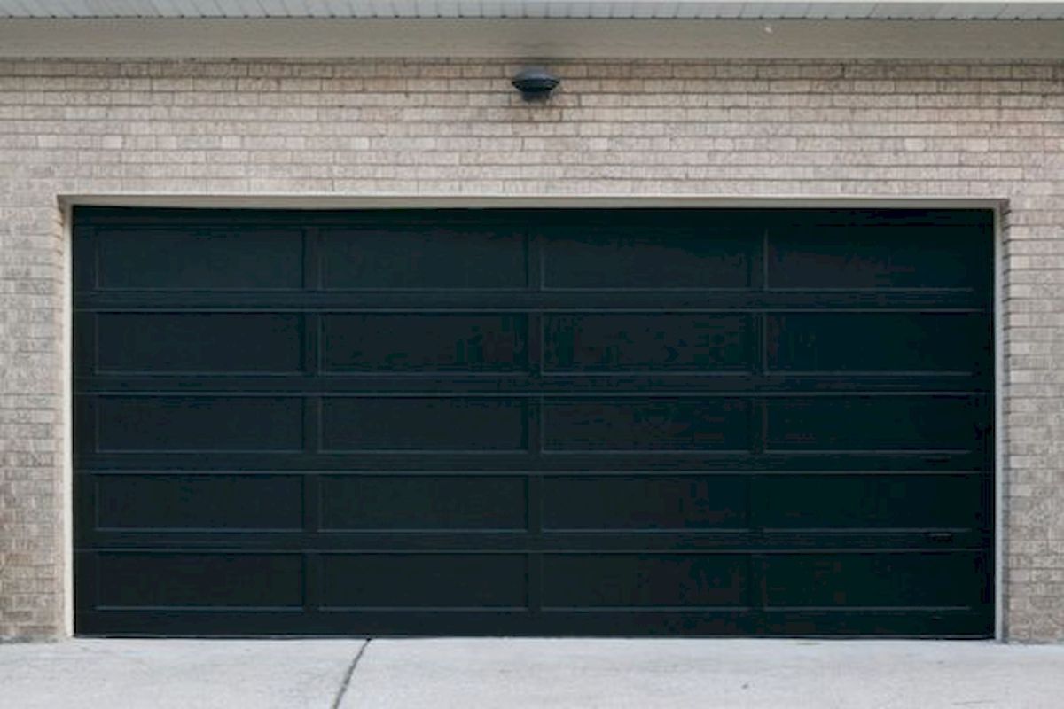 What are the Best Materials for a Garage Door? Everything You Need to Know About